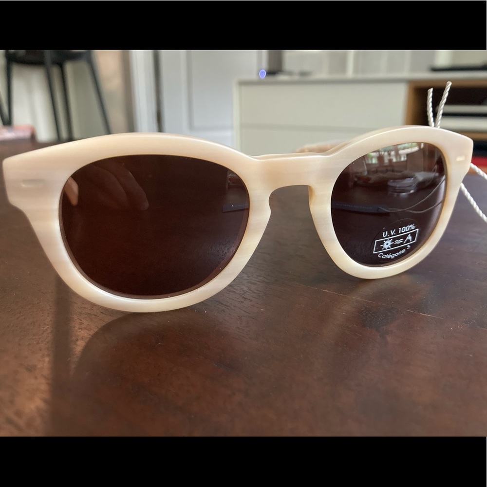 Suitsupply sunglasses in sandstone